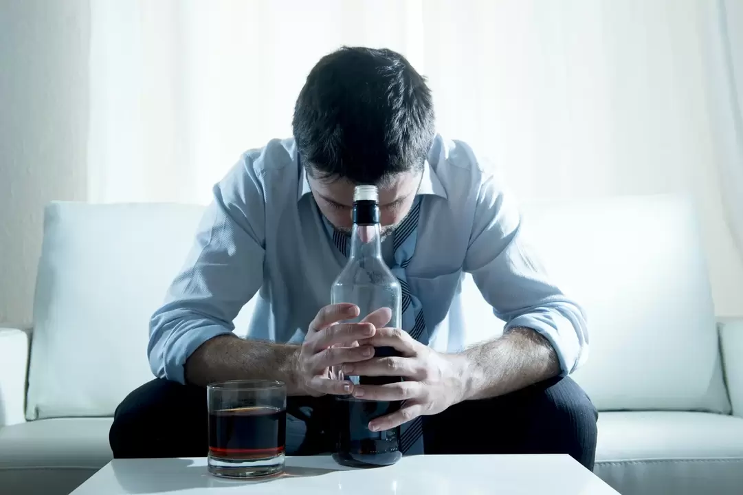 muž pitie alkoholu ako prestať