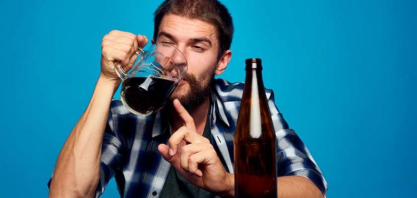 muž pije alkohol ako prestať fotka 2